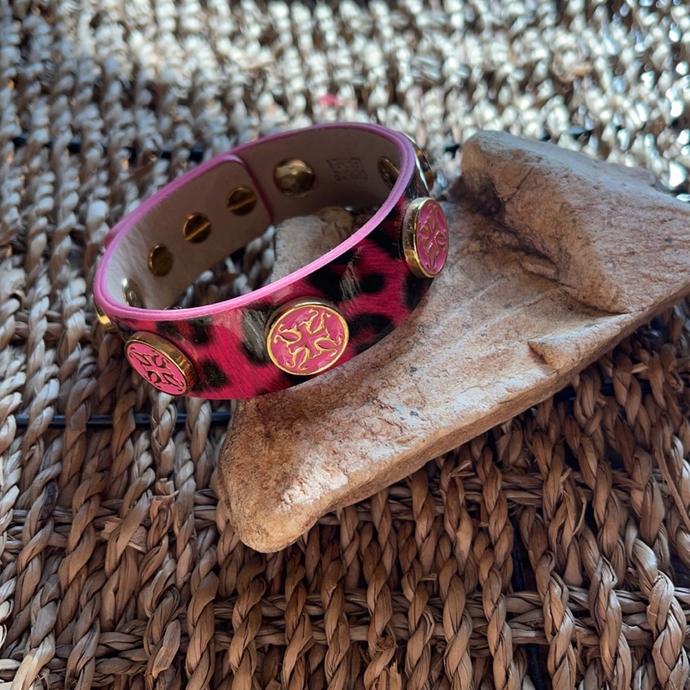 Pink leopard RC
